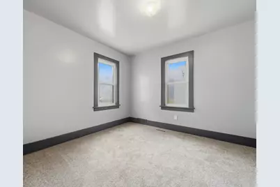704 12th Avenue, Sterling, IL 61081 - Photo 12