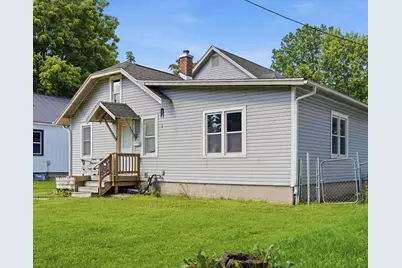 704 12th Avenue, Sterling, IL 61081 - Photo 2