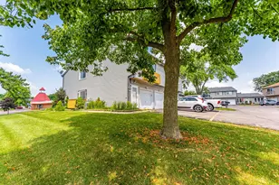 234 Algonquin Ct, Bolingbrook, IL 60440 - Photo 4
