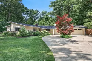 54 Oakwood Ln, Lincolnshire, IL 60069 - Photo 1