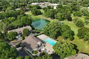 250 W Parliament Pl, Mount Prospect, IL 60056 - Photo 4
