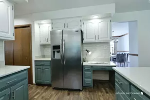 14826 Ridgewood Dr, Oak Forest, IL 60452 - Photo 16