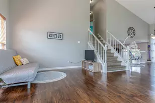 732 Wildflower Cir, Naperville, IL 60540 - Photo 8