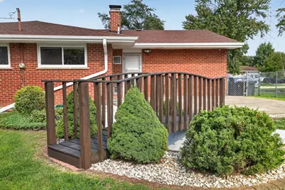 576 Dara James Road, Des Plaines, IL 60016 - Photo 32
