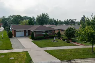 576 Dara James Rd, Des Plaines, IL 60016 - Photo 42