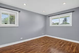 576 Dara James Rd, Des Plaines, IL 60016 - Photo 18
