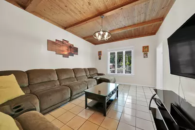 2715 S 61st Avenue S, Cicero, IL 60804 - Photo 6