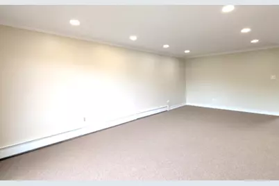 7 Crestview Lane #9, Vernon Hills, IL 60061 - Photo 2