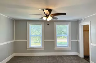 326 Railroad St, Woodstock, IL 60098 - Photo 2