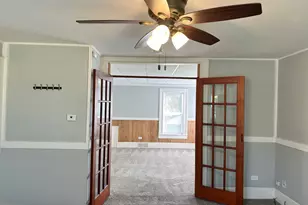 326 Railroad St, Woodstock, IL 60098 - Photo 6