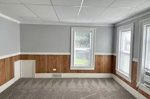 326 Railroad St, Woodstock, IL 60098 - Photo 8