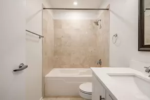 210 S Desplaines St, Chicago, IL 60661 - Photo 20