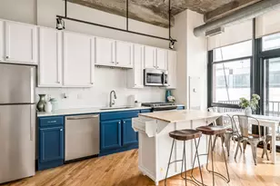 210 S Desplaines St, Chicago, IL 60661 - Photo 10