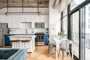 210 S Desplaines St, Chicago, IL 60661 - Photo 12