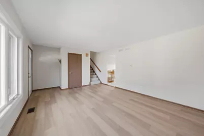 10S221 Suffield Drive, Downers Grove, IL 60516 - Photo 8