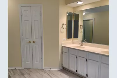 946 Shoreline Road #905, Lake Barrington, IL 60010 - Photo 8