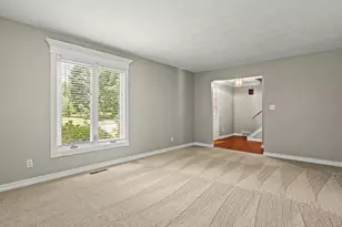 1770 Sweetbriar Ln, Rockford, IL 61107 - Photo 8