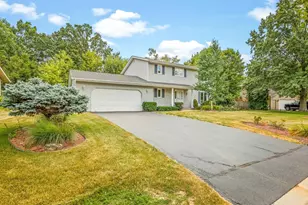 1770 Sweetbriar Ln, Rockford, IL 61107 - Photo 2