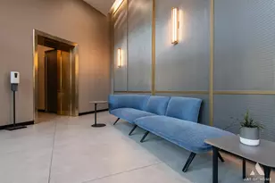 345 W Fullerton Pkwy, Chicago, IL 60614 - Photo 2