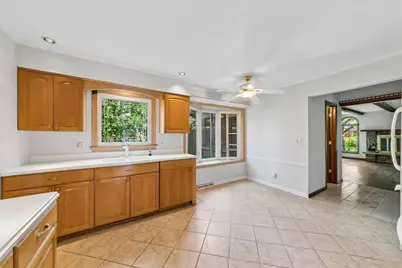 5641 Deerpath Lane, Downers Grove, IL 60516 - Photo 2
