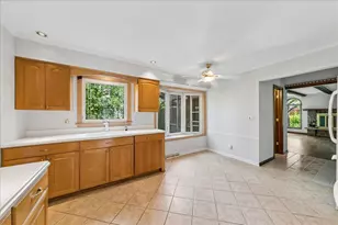 5641 Deerpath Ln, Downers Grove, IL 60516 - Photo 2