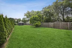 343 Lionel Rd, Riverside, IL 60546 - Photo 30