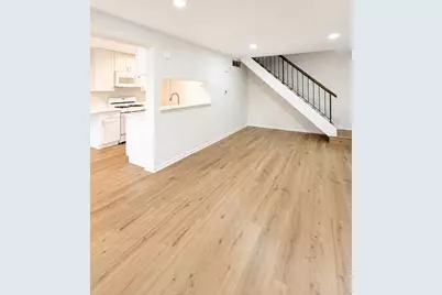 339 Farmington Lane, Vernon Hills, IL 60061 - Photo 2