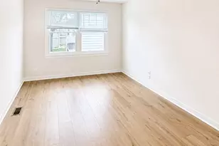 339 Farmington Ln, Vernon Hills, IL 60061 - Photo 6