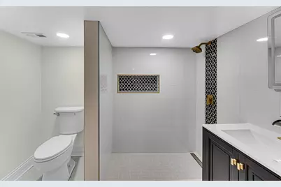 6341 N Campbell Avenue, Chicago, IL 60659 - Photo 18