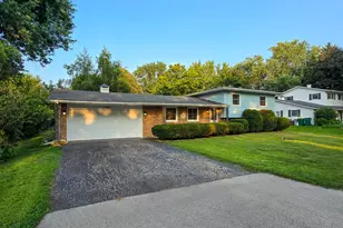 15821 S River Rd, Plainfield, IL 60544 - Photo 2
