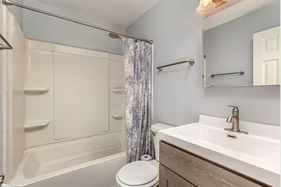 2319 Springhill Lane, Lindenhurst, IL 60046 - Photo 14