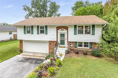 2319 Springhill Lane, Lindenhurst, IL 60046 - Photo 2