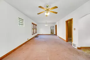 6704 W Albion Ave W, Niles, IL 60714 - Photo 2