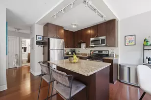 2930 N Sheridan Rd, Chicago, IL 60657 - Photo 2