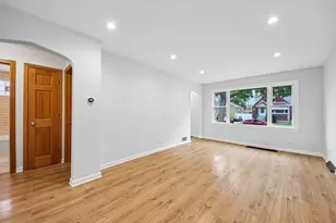 5724 S Sayre Ave, Chicago, IL 60638 - Photo 4