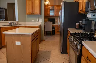 782 S Baldwin Ln, Romeoville, IL 60446 - Photo 10