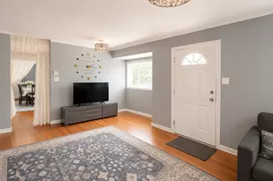 6647 N Lawndale Ave, Lincolnwood, IL 60712 - Photo 16