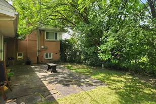6647 N Lawndale Ave, Lincolnwood, IL 60712 - Photo 2