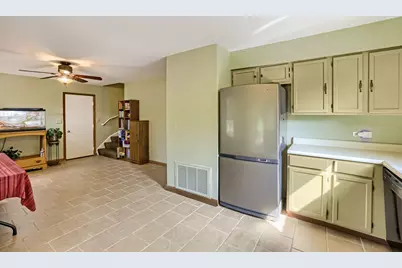 800 Newport Drive, Island Lake, IL 60042 - Photo 6