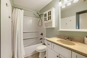 800 Newport Dr, Island Lake, IL 60042 - Photo 16
