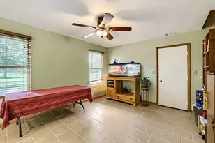 800 Newport Dr, Island Lake, IL 60042 - Photo 8