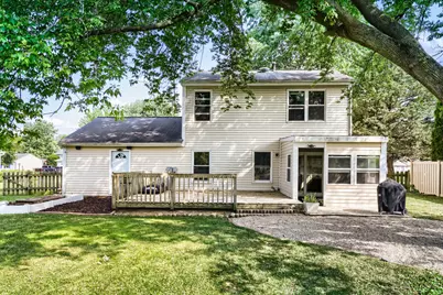 800 Newport Drive, Island Lake, IL 60042 - Photo 18