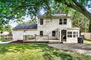 800 Newport Dr, Island Lake, IL 60042 - Photo 18