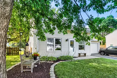 800 Newport Drive, Island Lake, IL 60042 - Photo 2
