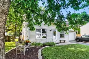 800 Newport Dr, Island Lake, IL 60042 - Photo 2