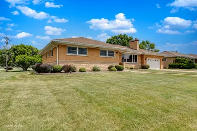 7952 Balmoral Avenue, Norwood Park Township, IL 60656 - Photo 2