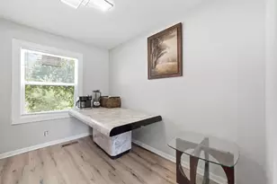 9631 S Jeffery Ave, Chicago, IL 60617 - Photo 4