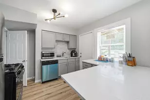 9631 S Jeffery Ave, Chicago, IL 60617 - Photo 6