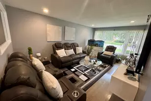 10806 S Avenue O, Chicago, IL 60617 - Photo 6