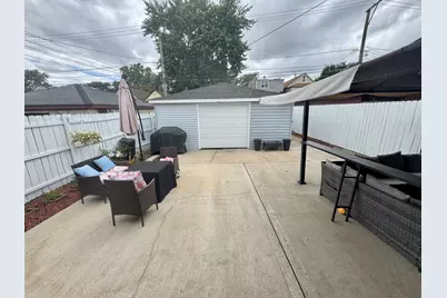 10806 S Avenue O, Chicago, IL 60617 - Photo 32